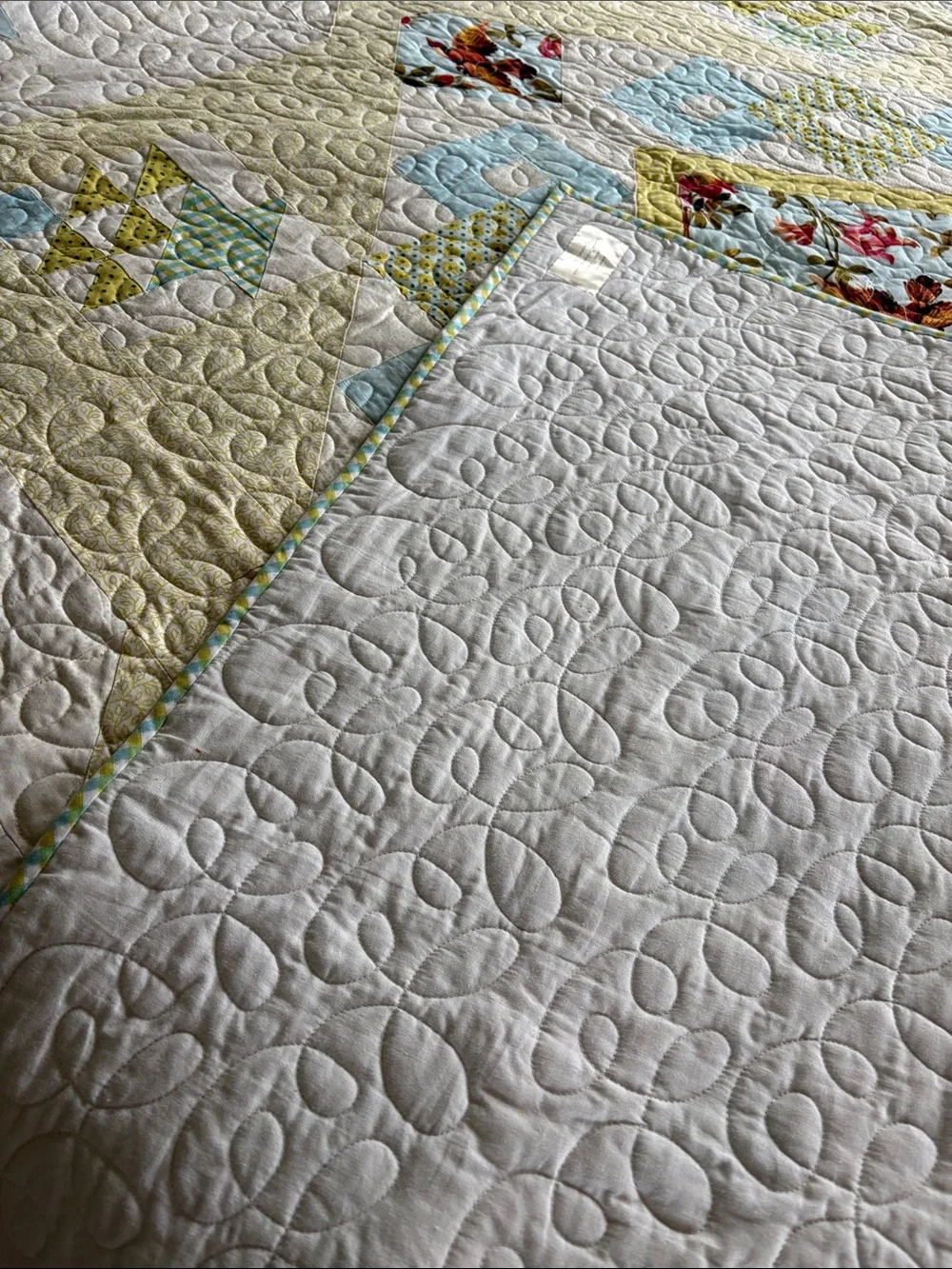 Patchwork Quilt Queen Size  Hand Made  EUC